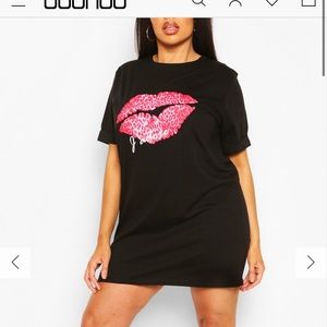 NWT Boohoo Lip Dress